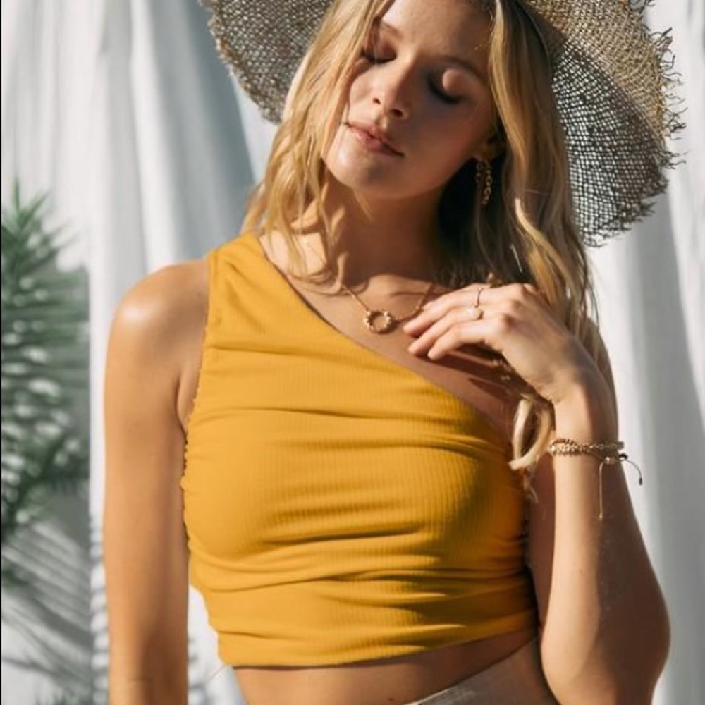 Ivy Asymmetrical Top